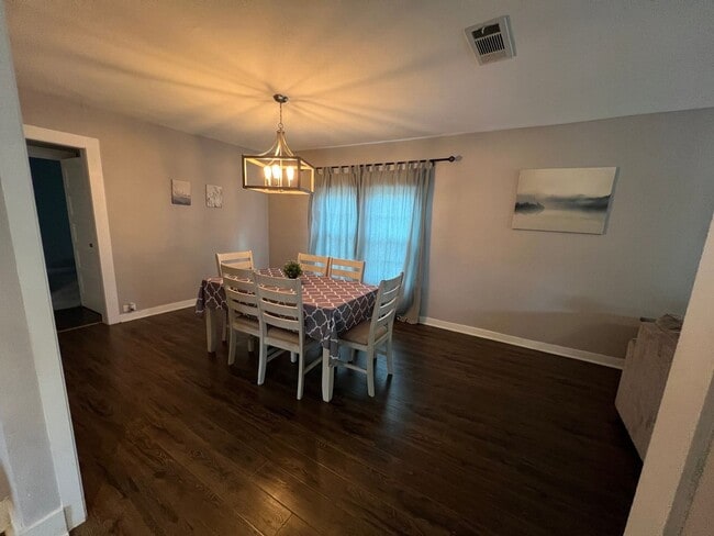 Building Photo - 1024 Cleckler Ave