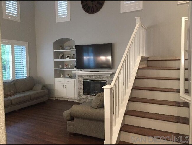 Building Photo - 1147 Via Mariana