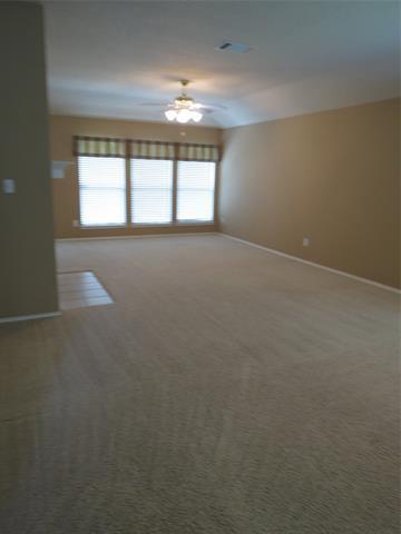 Building Photo - 909 Topaz Dr