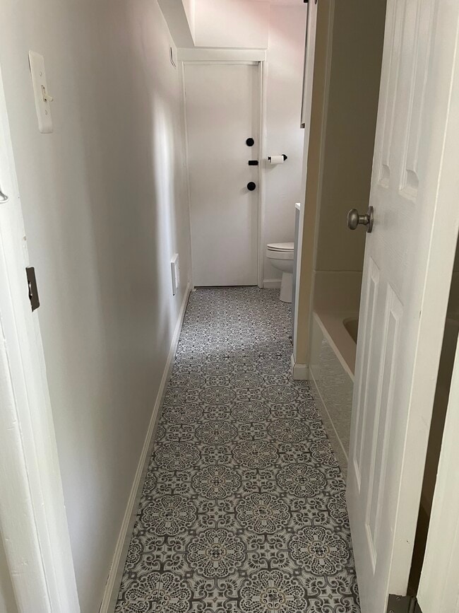 Building Photo - 2128 Tremmel Ave