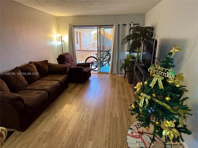 Foto del edificio - 8701 SW 141st St