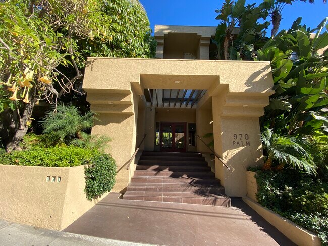Building Photo - 970 Palm Ave