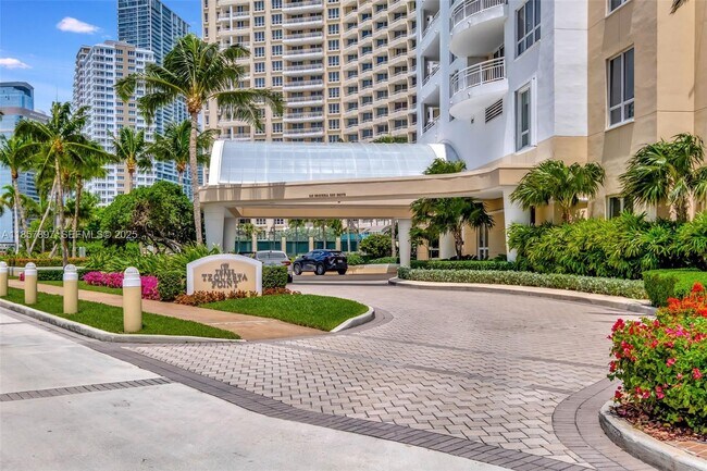 Foto del edificio - 848 Brickell Key Dr
