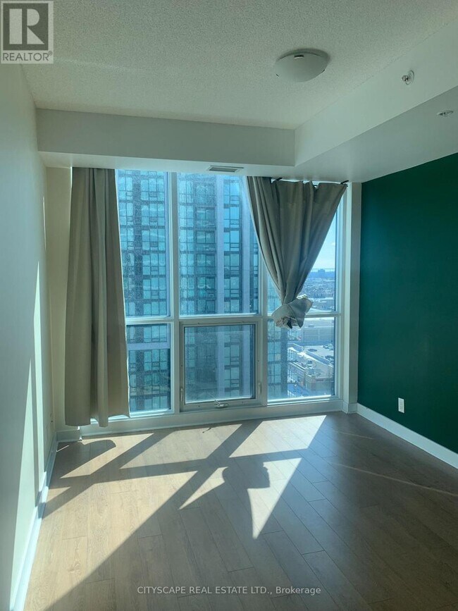 Building Photo - 3985 Grand Park Dr