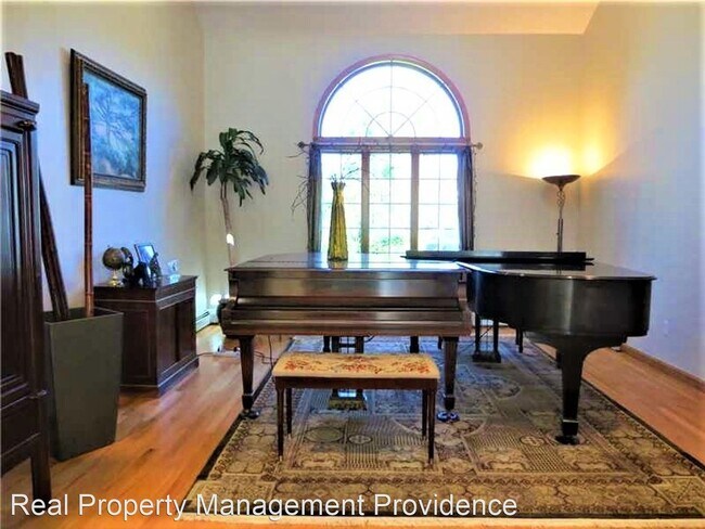 Building Photo - 4 br, 2.5 bath House - 8 Saint Andrews Way