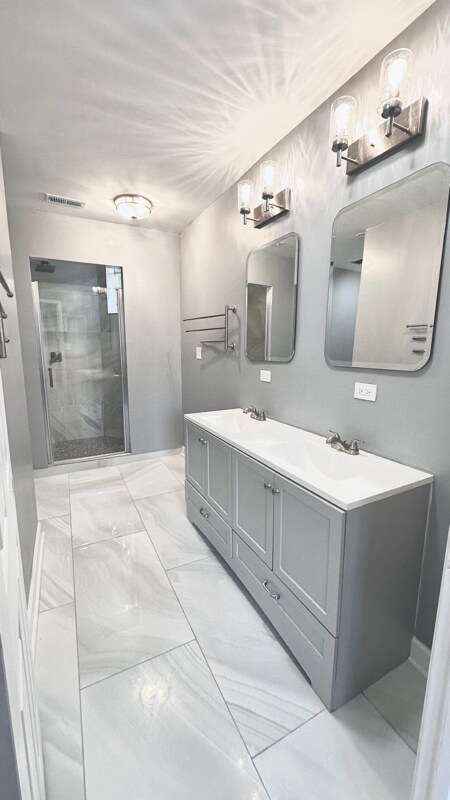 Primary Photo - 4444 S Indiana Ave