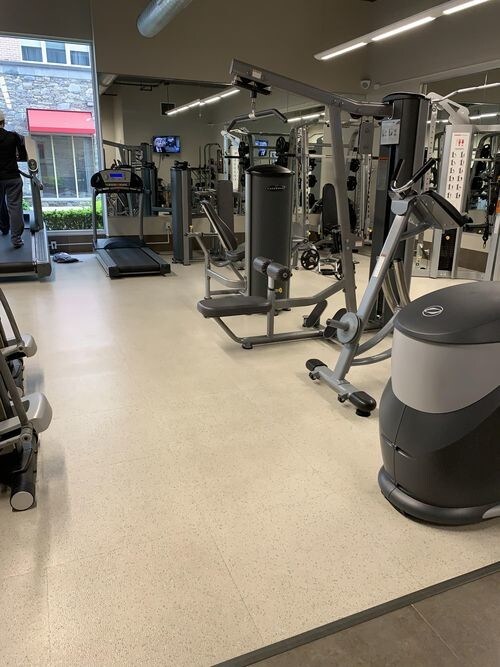 Building Photo - 33 River Rd