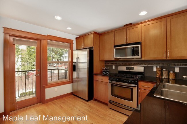 Building Photo - 2 br, 1.5 bath House - 1717 18th Ave  Unit C