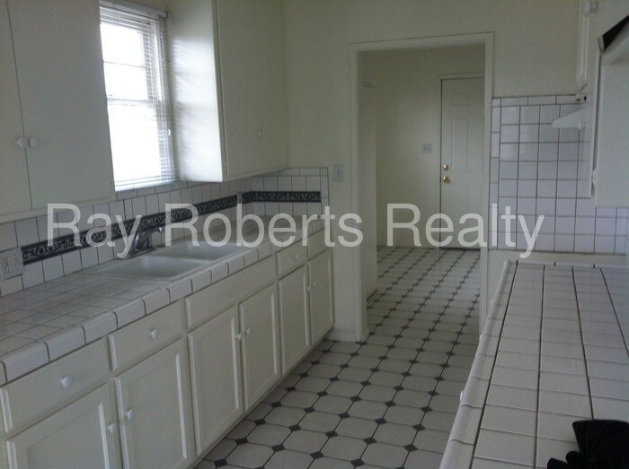 503 N Willow Ave, Compton, CA 90221 Room for Rent in Compton, CA