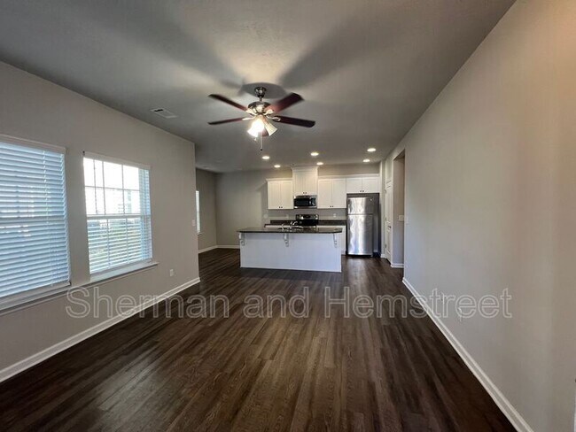 Building Photo - 744 Tarvin Cir