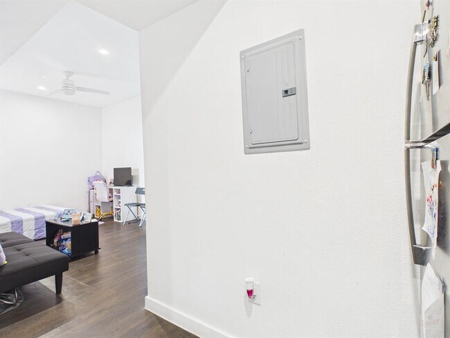 Foto del edificio - 1010 W 26th St