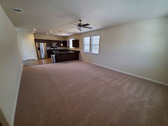 Building Photo - Spacious Home in North Reno - Conveniently...