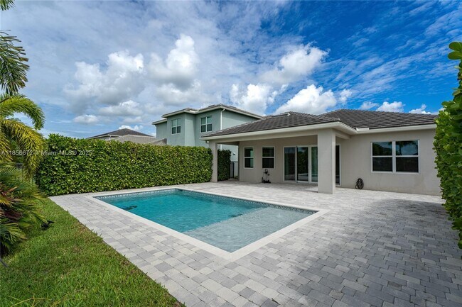 Foto del edificio - 15431 Goldfinch Cir