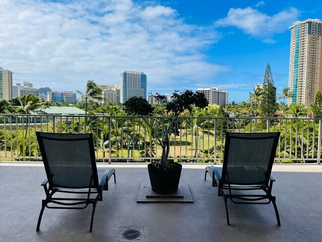 Foto del edificio - Partially Furnished Studio in Waikiki