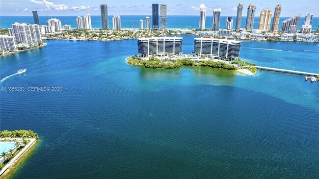 Foto del edificio - 3255 NE 184th St