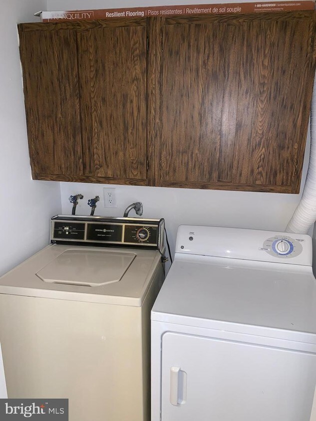 Primary Photo - 5200 Hilltop Dr
