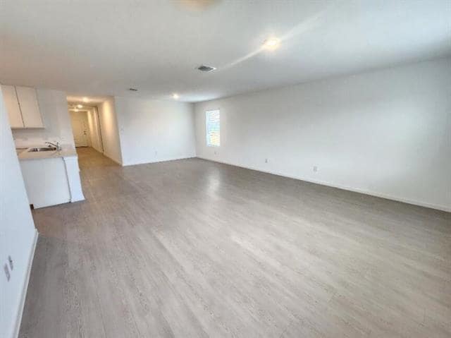 Building Photo - 647 Montclair Ave