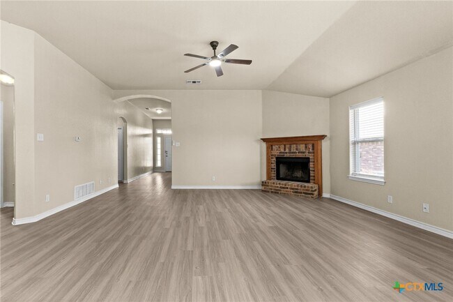 Foto del edificio - 2707 Montague County Dr