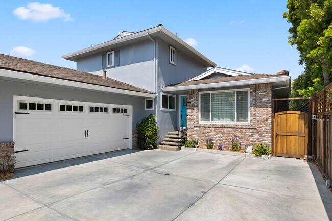 Building Photo - 1307 Maple St