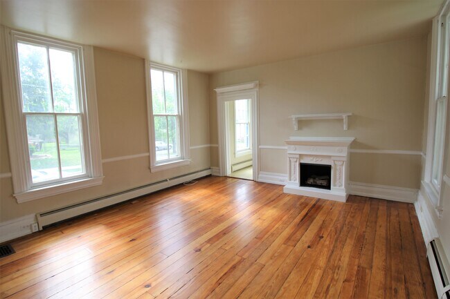 Building Photo - 322 Hodgson St