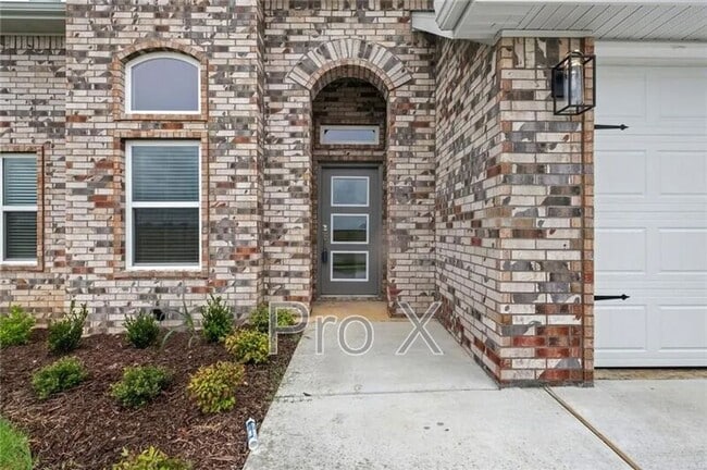 Building Photo - 1804 Charles St