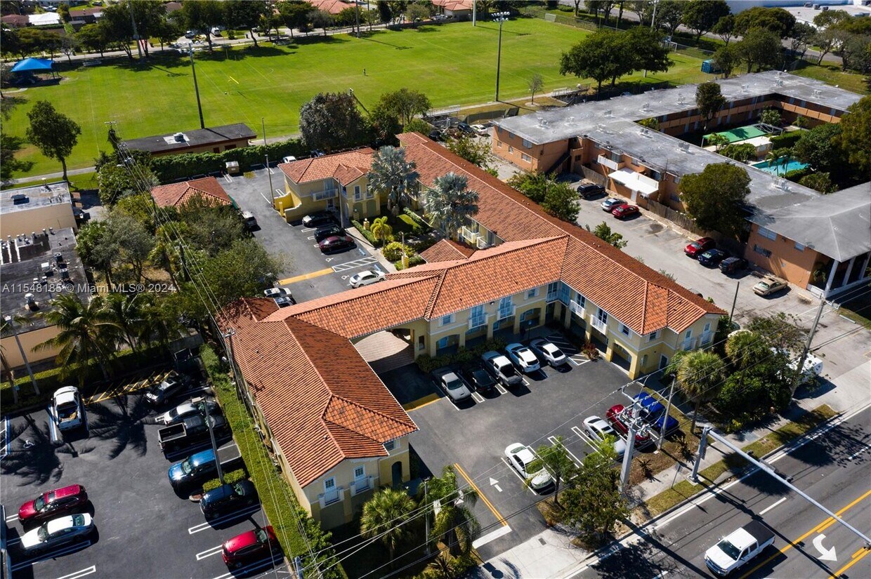 9720 SW 184th St Unit 214, Cutler Bay, FL 33157 Room for Rent in