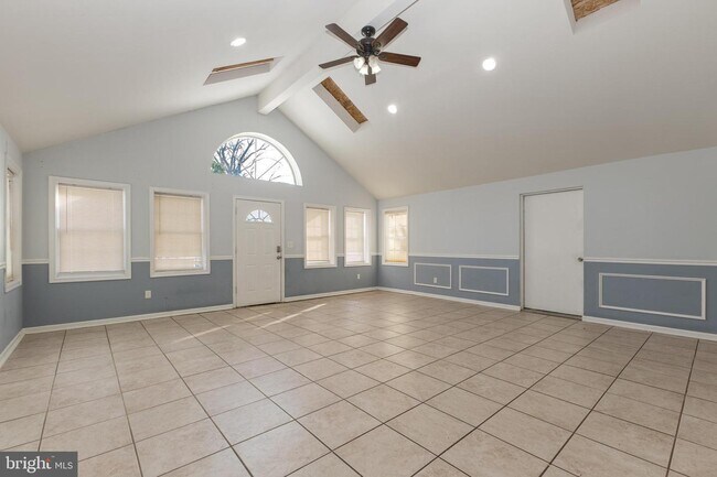 Foto del edificio - 7832 Martha Washington St