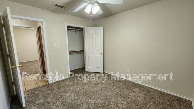 Building Photo - 140 W Stage Coach Trl