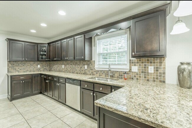 Foto del edificio - 4800 Maryland Dr