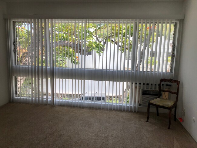 Foto del edificio - 3731 Kanaina Ave