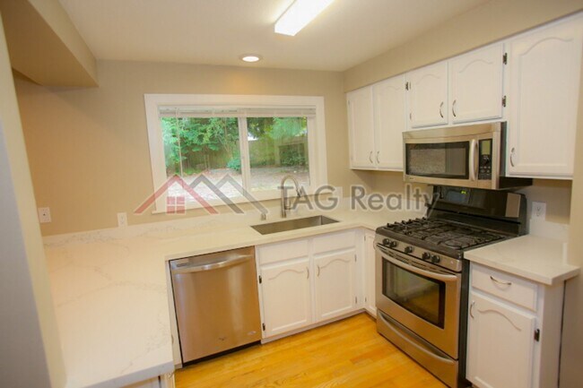 Foto del edificio - Beautiful 3 Bed 2 Bath Home in Education Hill, Redmond