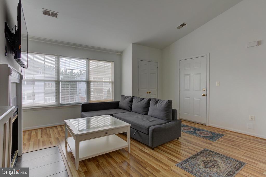 Foto principal - 645 Constellation Square SE