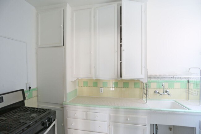 Foto del edificio - 1600 Clement Street