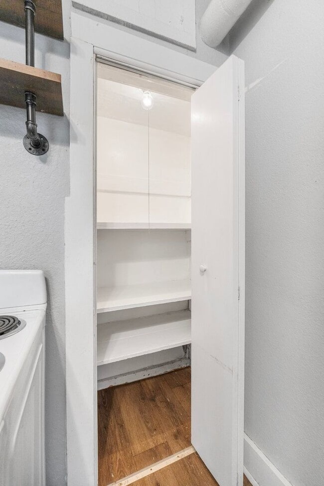 Building Photo - Two bedroom available for a move in right ...