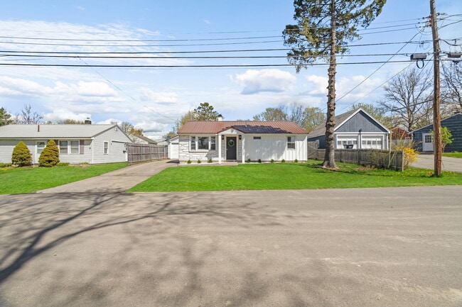 Building Photo - 11 Naylor St