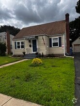 Building Photo - 71 Linnmore Dr