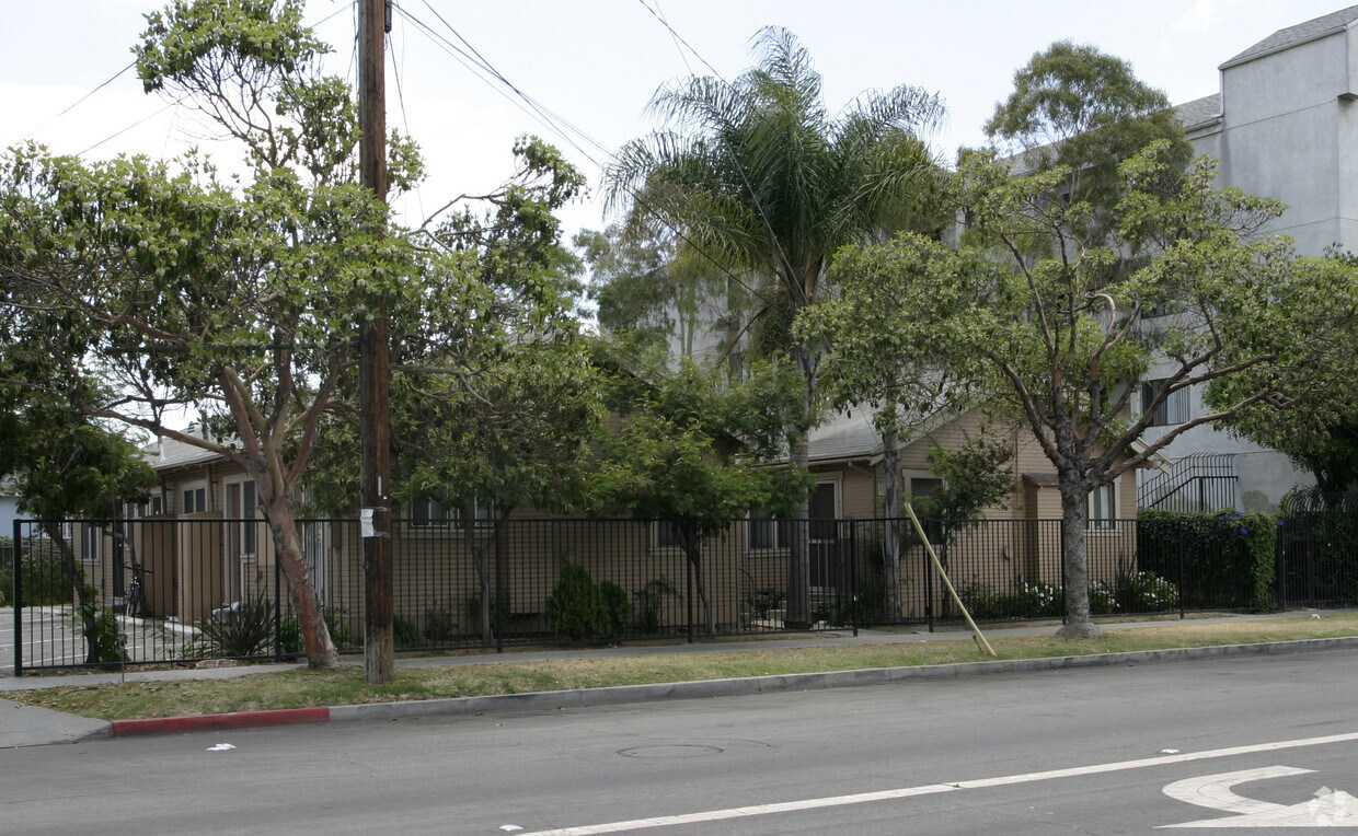 Foto del edificio - 752-754 Martin Luther King Jr Ave
