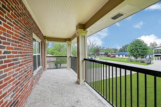 Building Photo - 12430 Pecan Ct