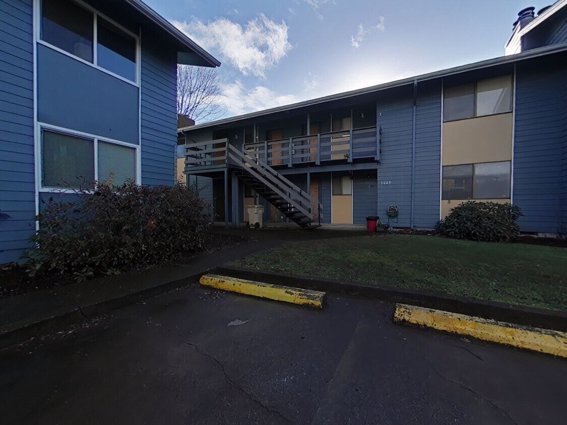 Foto principal - 2 Bedroom Apartment ~ Near 9th Street
