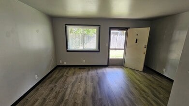 Building Photo - 126 Poplar St
