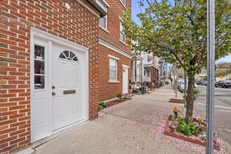 Building Photo - 282 St Pauls Ave