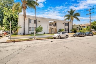 Building Photo - 5105 Bakman Ave