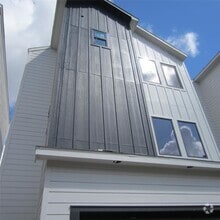 Building Photo - 2419 Rosewood St