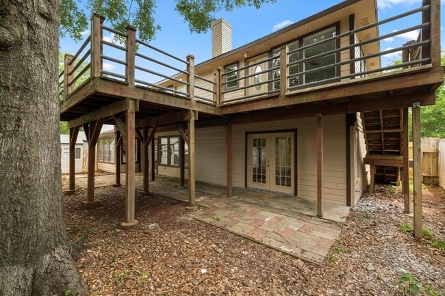 Building Photo - 1819 Redwood Ct