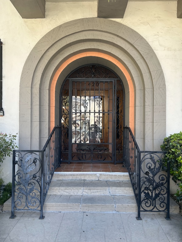 Building Photo - 420 S Detroit St