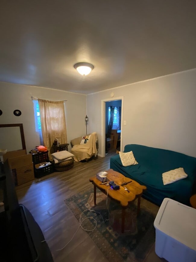 Photo - 923 N 20th St Apartment