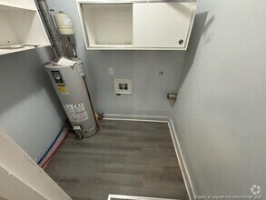 Building Photo - 4430 Wellington Dr