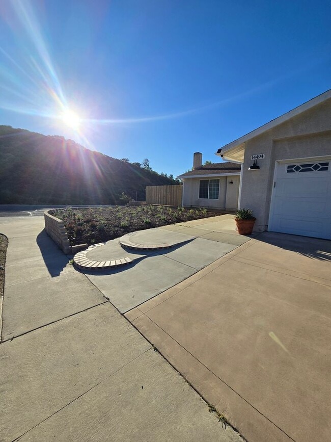 Building Photo - 14494 Cambridge St