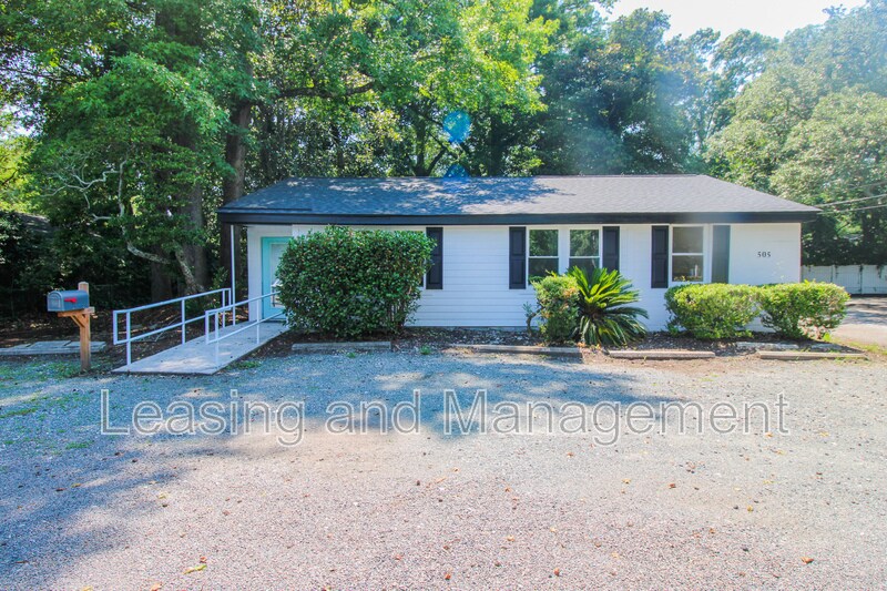 Primary Photo - 505 Folly Rd