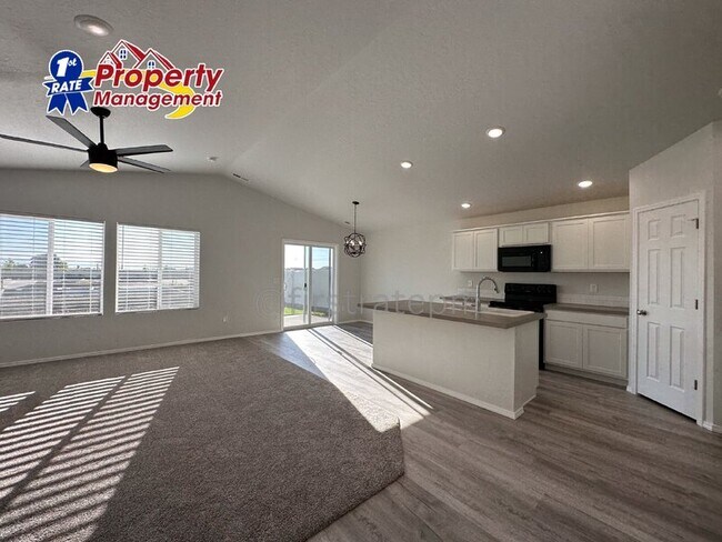 Foto del edificio - 19584 Newell Wy